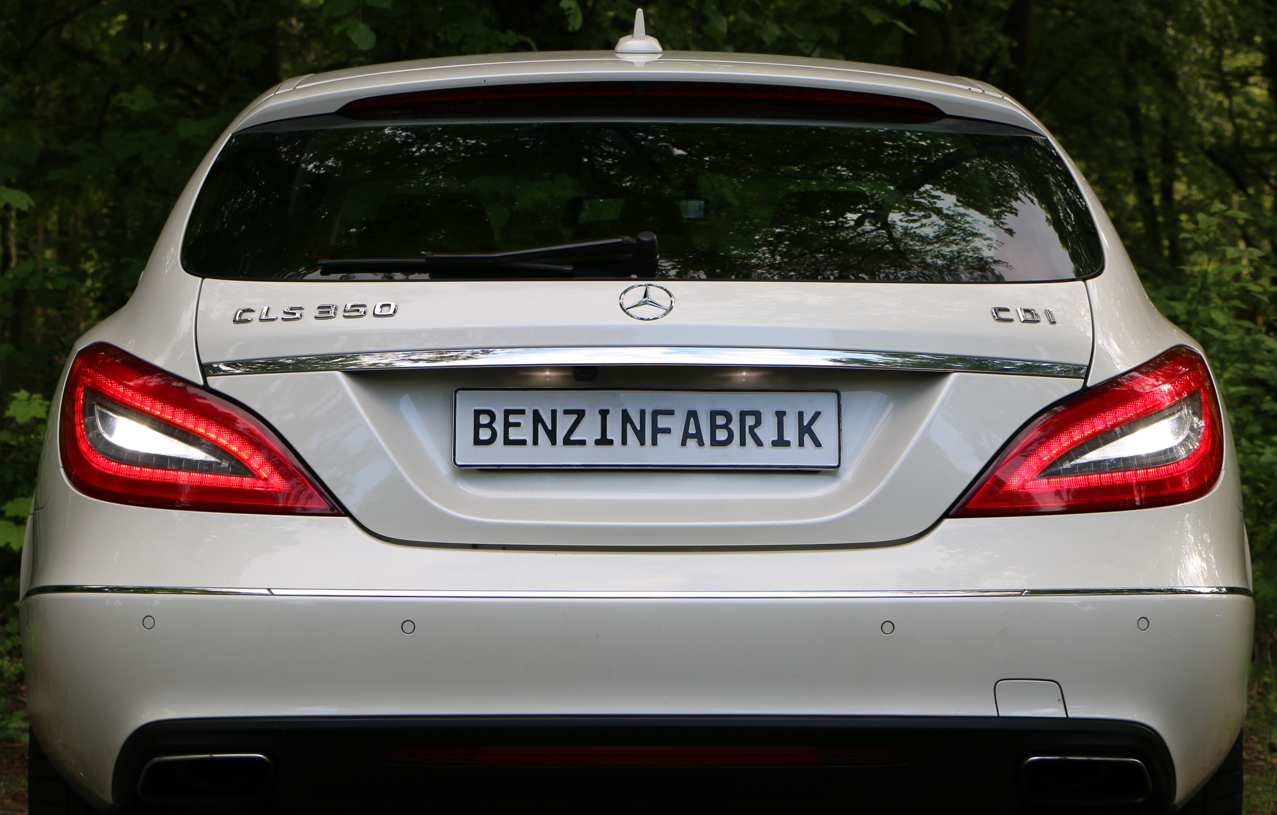 https://www.benzinfabrik.com/media/image/ed/3d/d8/B7799-Mercedes-CLS-W16W-T15-CREE-C218-LED.jpg